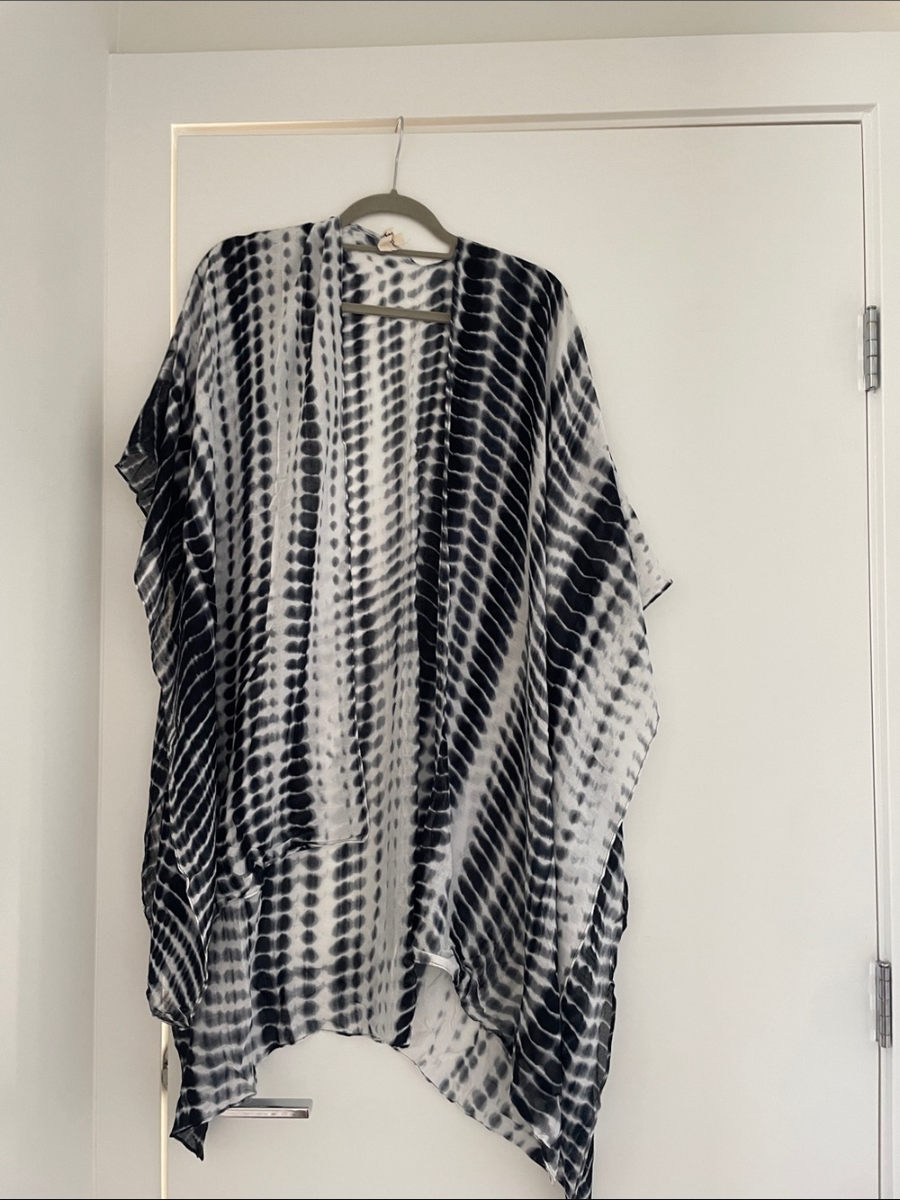 Michael Stars Black and White Tie-Dye Lightweight Wrap
